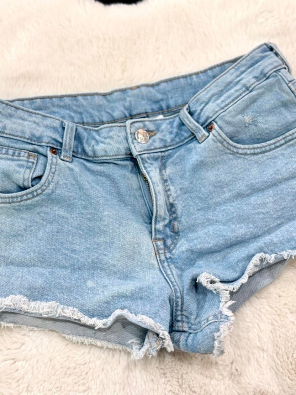 H&M Blue Denim Jean Shorts Size 8